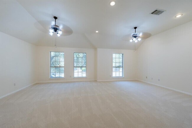 Building Photo - 7724 Yaupon Dr