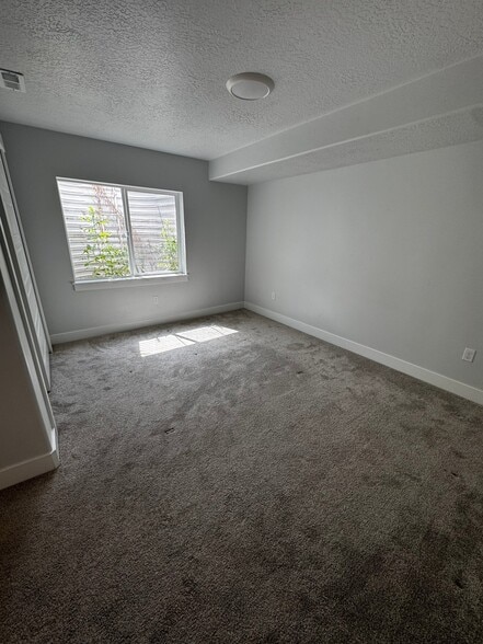 Building Photo - 1484 N Sage Dr