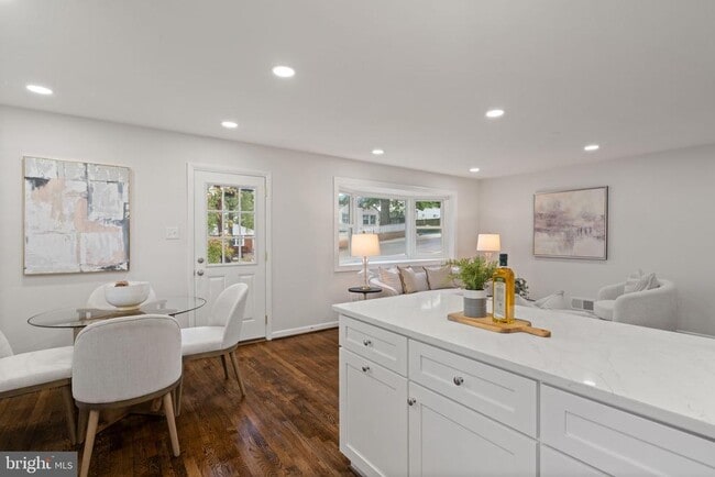 Building Photo - 2711 Groveton St