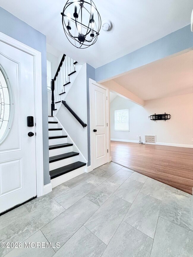 Building Photo - 7 Longfellow Ct