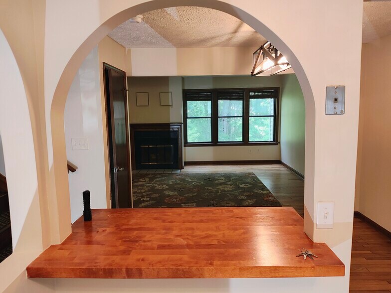 Building Photo - 23352 Black Oak Ct