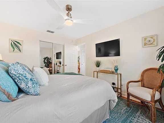 Building Photo - 5102 Coquina Key Dr SE