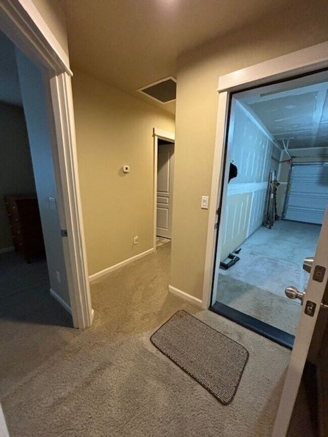 Building Photo - $500 OFF First Month Rent | 12 Month Lease | Crescent Creek Community