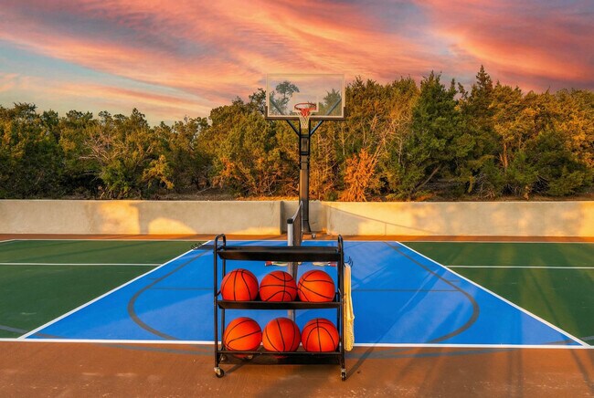 Building Photo - 13420 Trail Driver St