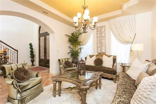 Building Photo - 3805 San Clemente
