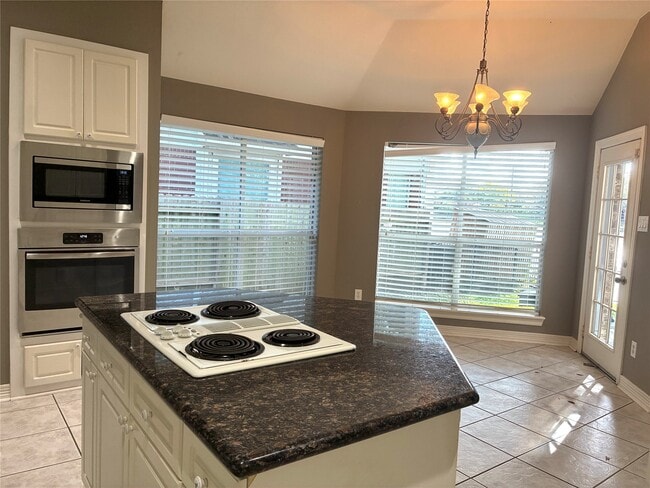 Building Photo - 2203 Summer Bay Ct