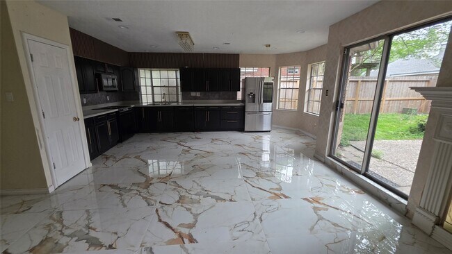 Building Photo - 15207 Pebble Lake Dr