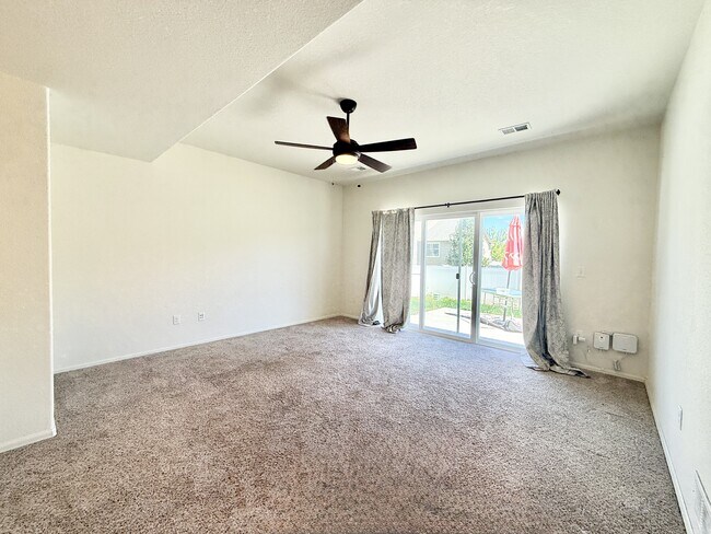 Building Photo - 3442 Curlew Dr