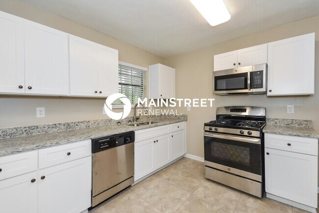 Building Photo - 4 Bedroom Pet-Friendly Home in Lithonia, G...