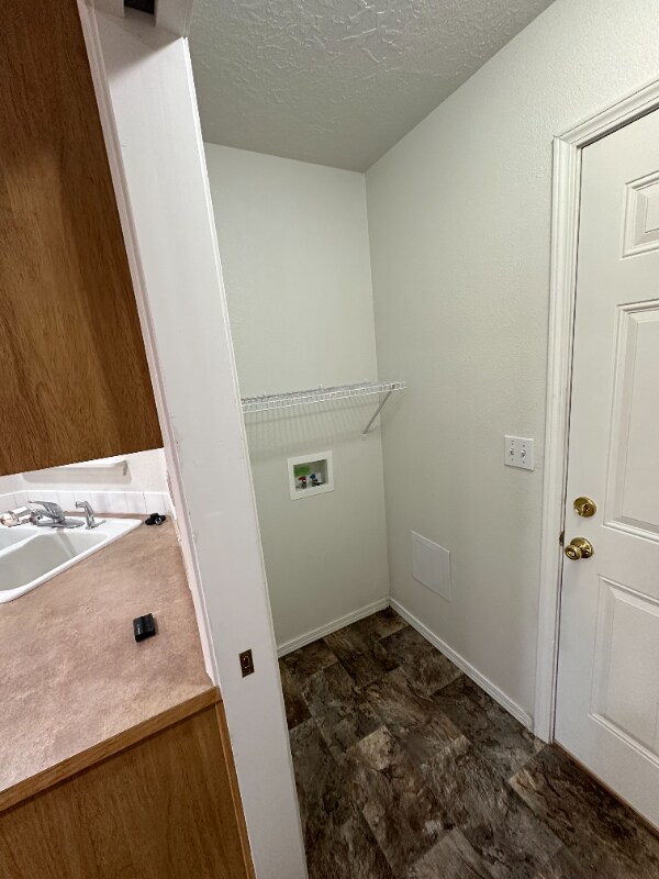 Building Photo - 116-118 NE Lotus Ct