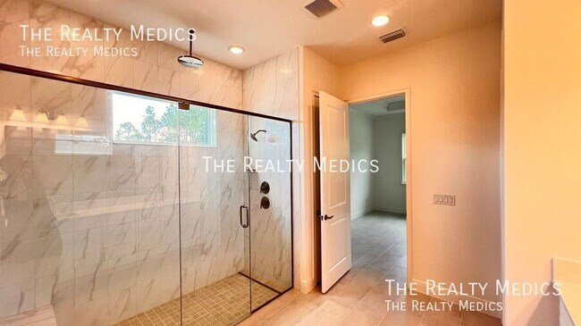 Building Photo - 1440 Nandina Cir