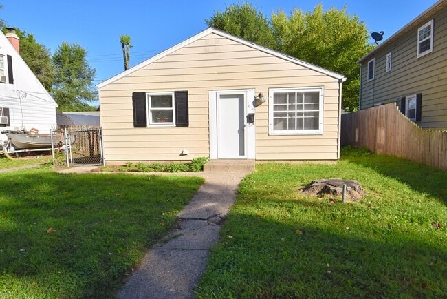 Primary Photo - Remodeled, 2 bedroom South Bend IN home