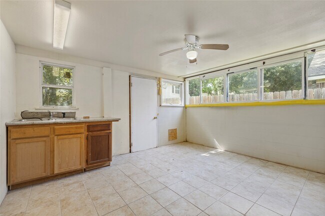 Building Photo - 8619 Bridge Park Dr