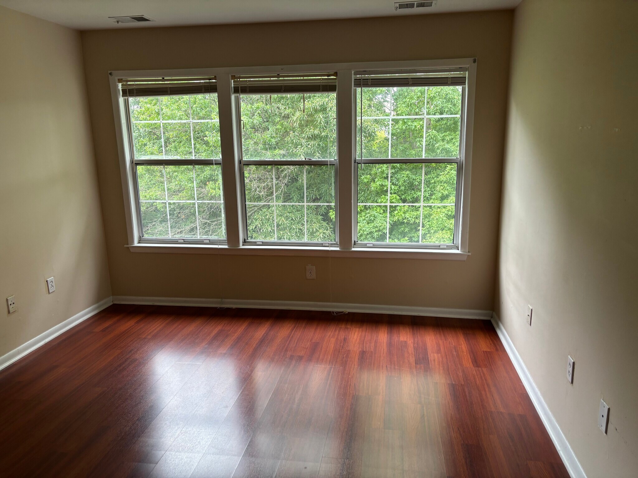 Building Photo - 106 Lassen Ct