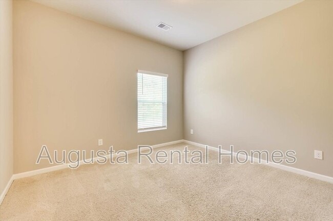 Building Photo - 5054 Vine Ln