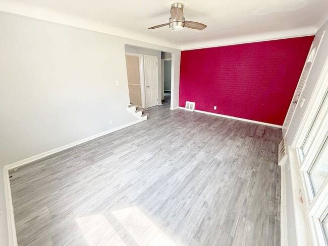 Building Photo - 3 BED 2 BATH BEAUTIFUL SINGLE FAMILY HOME