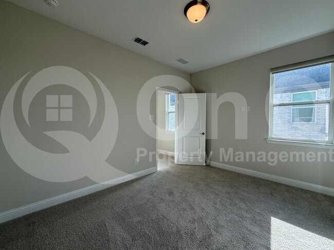 Building Photo - 11531 Chartwell Ct