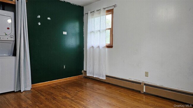 Building Photo - 225 Monhagen Ave