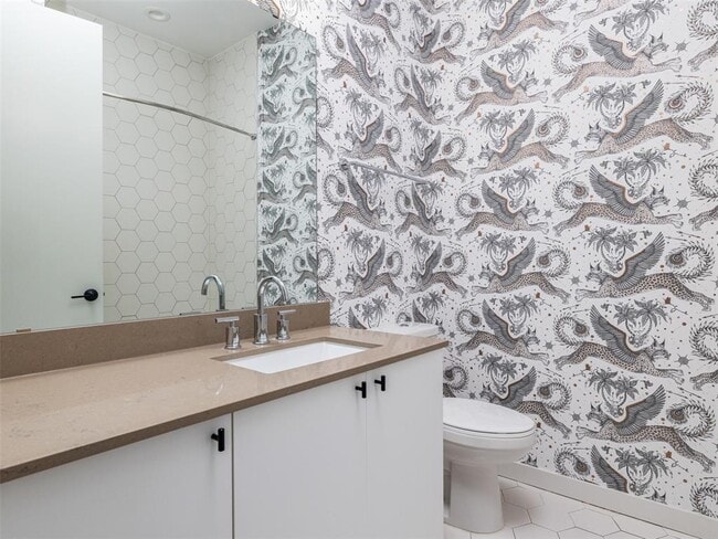 Building Photo - 800 Embassy Dr