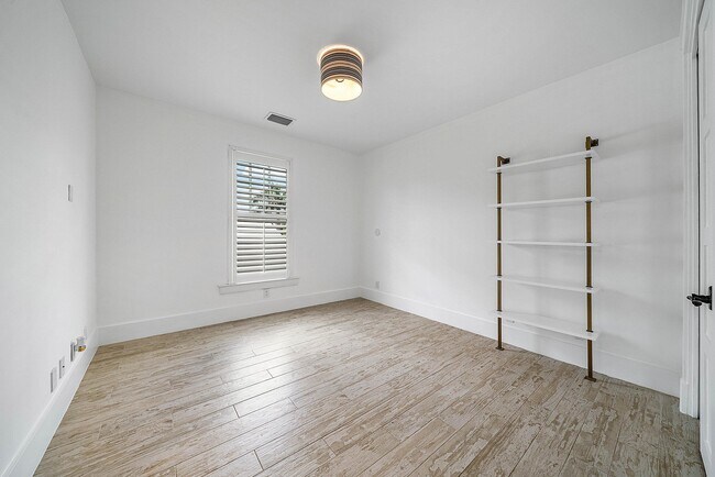 Building Photo - 355 NW 6th Ave