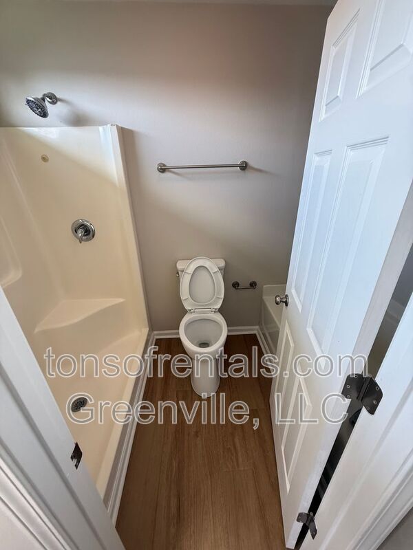Building Photo - 151 Bellweather Dr