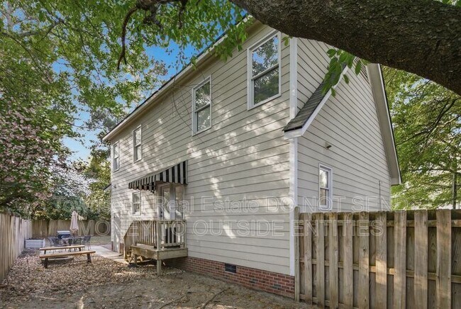 Building Photo - 2130 Hull Rd