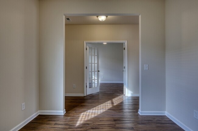 Building Photo - 13918 Brooks Dr