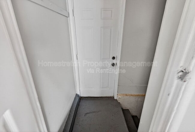 Building Photo - 9855 Medford Dr