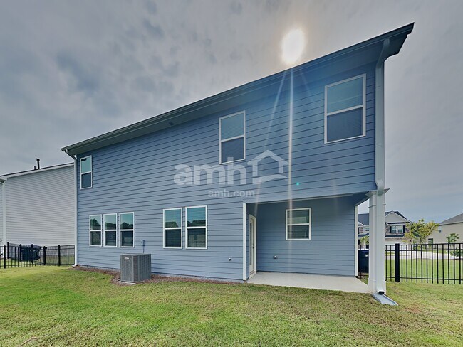 Building Photo - 405 Levon Ct