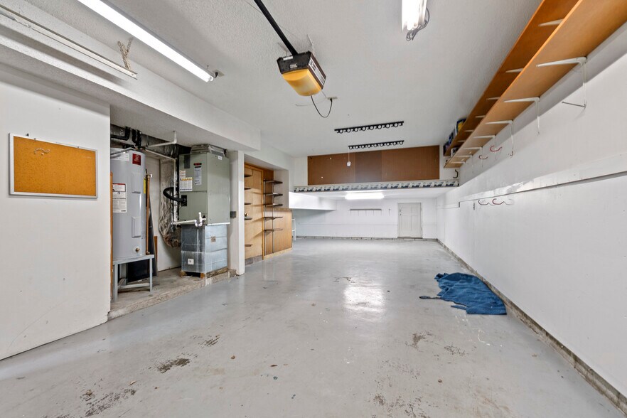 Building Photo - 793 53rd St