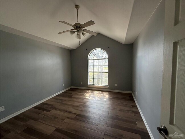 Building Photo - 2204 N 48th St