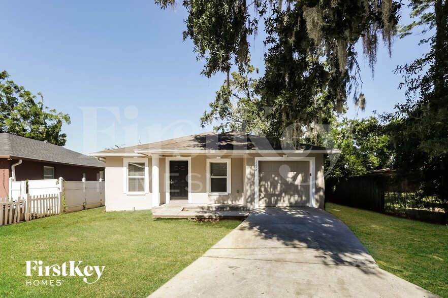 Primary Photo - 1212 E 108th Ave