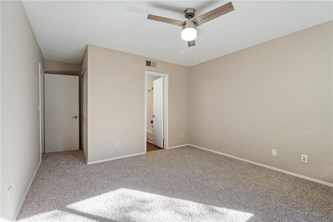 Building Photo - 580 Northridge Crossing Dr