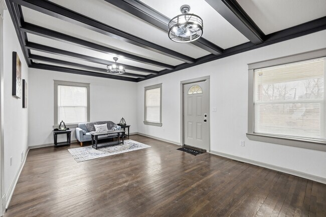 Building Photo - 1311 E 29th St