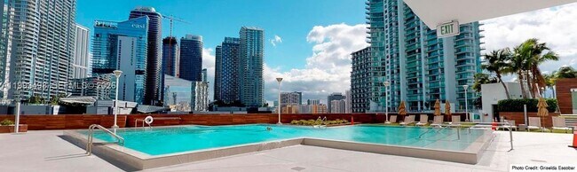 Building Photo - 350 S Miami Ave