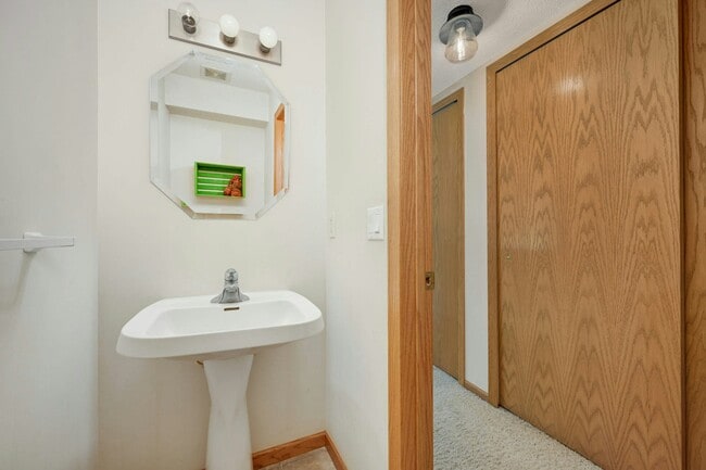 Building Photo - 7637 Century Blvd