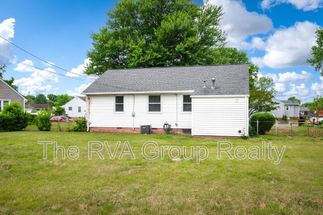 Building Photo - 3411 Oxnard Rd