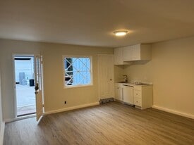 Building Photo - 4105 Stone Canyon Ave
