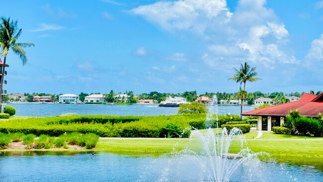 Building Photo - 107 Half Moon Cir