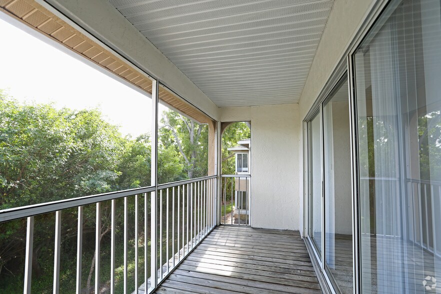 10X Iona Lakes 15000 Iona Lakes Dr Fort Myers FL 33908 Apartment Finder