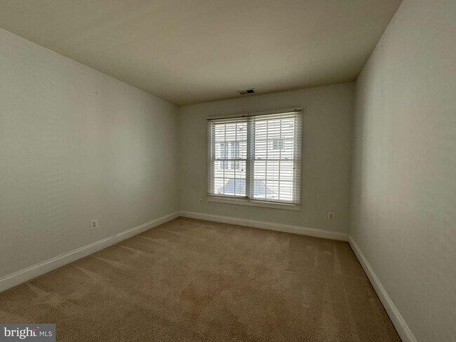 Building Photo - 13868 Piedmont Vista Dr