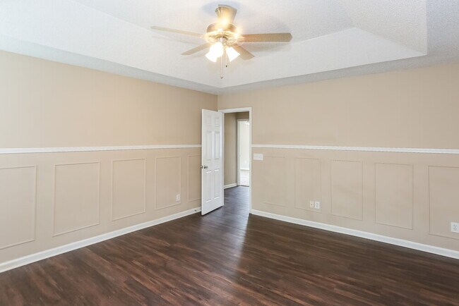 Building Photo - 8810 Laurel Run Dr