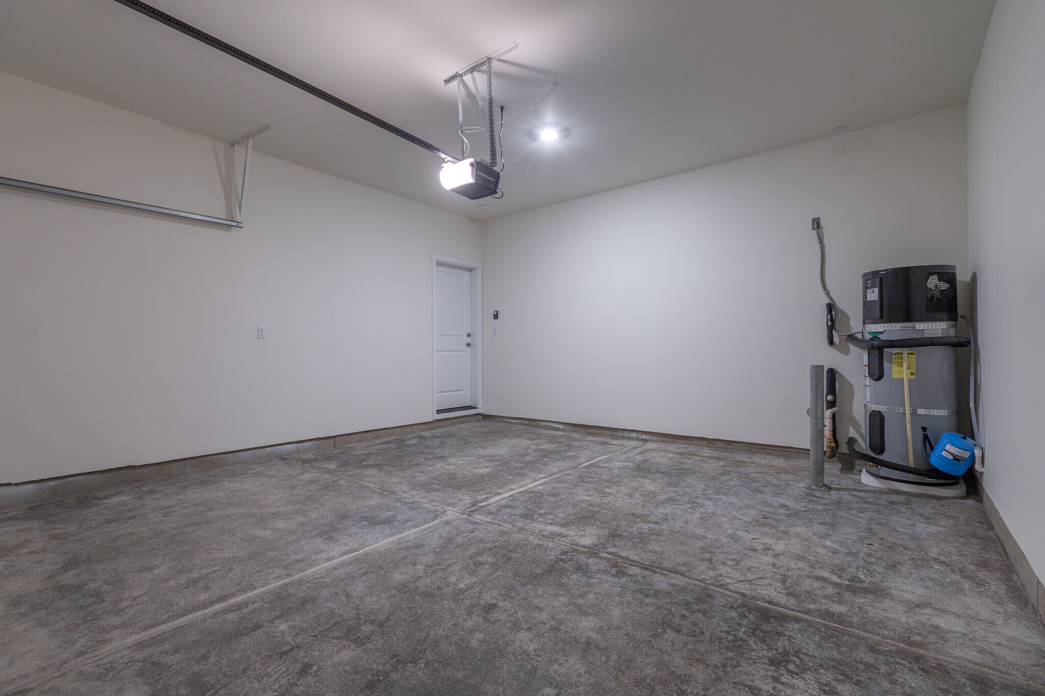 Building Photo - 2016 NE 101st Cir