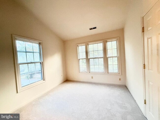 Building Photo - 552 Winding Rose Dr