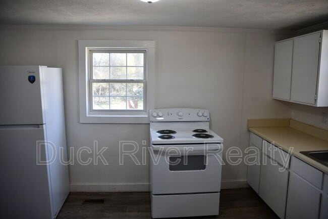 Building Photo - 504 Mooresville Pike