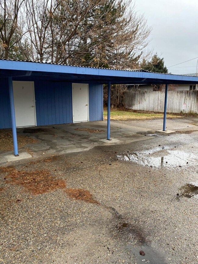 Building Photo - Where Privacy meets community!