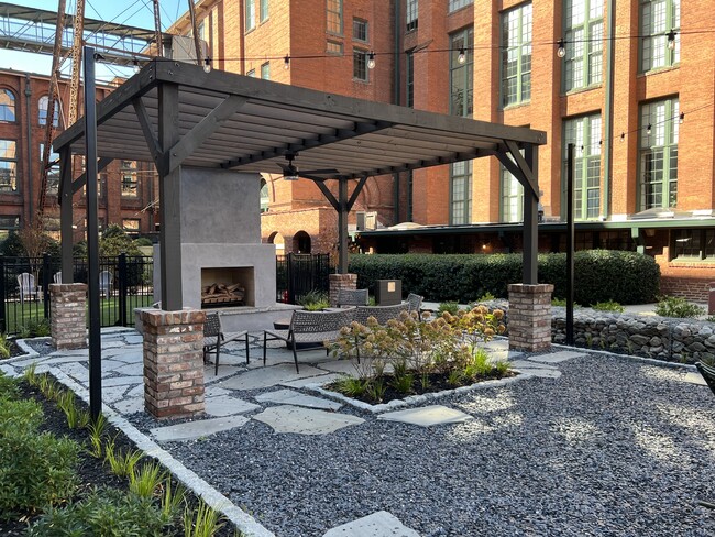 Outdoor Fireplace & Lounge - 170 Boulevard SE