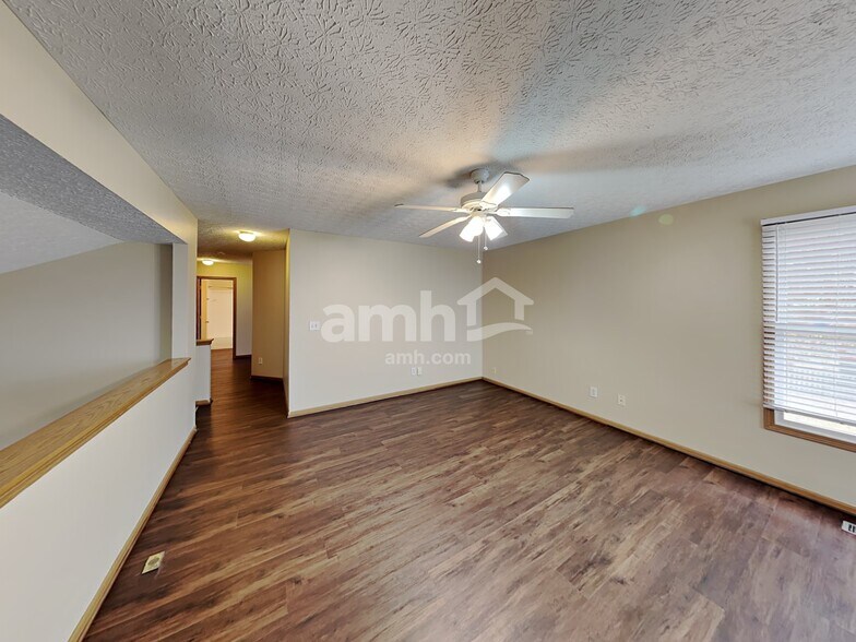 Building Photo - 1840 Pine Grove Pl