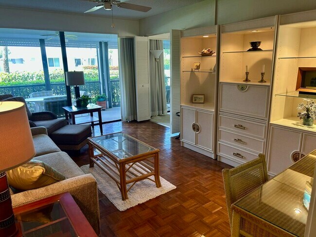 Building Photo - 1 SE Turtle Creek Dr