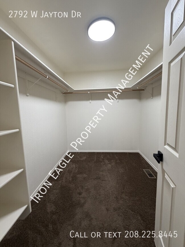 Building Photo - 2792 W Jayton Dr